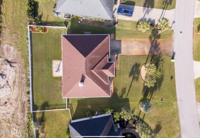 FOUR bedroom, three bath, SINGLE story home in THE GLADES! This on Hombre Golf Club in Florida - for sale on GolfHomes.com, golf home, golf lot