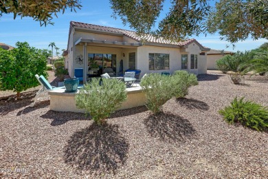 Wonderful furnished turnkey opportunity plus golf cart! This on Sun City Grand Golf Couse and Club in Arizona - for sale on GolfHomes.com, golf home, golf lot