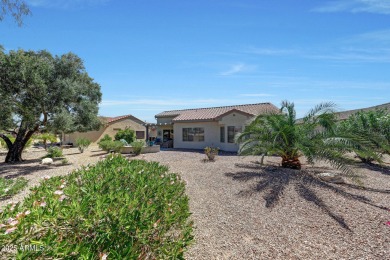 Wonderful furnished turnkey opportunity plus golf cart! This on Sun City Grand Golf Couse and Club in Arizona - for sale on GolfHomes.com, golf home, golf lot