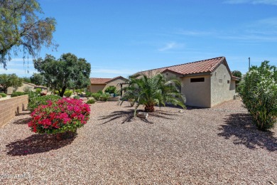 Wonderful furnished turnkey opportunity plus golf cart! This on Sun City Grand Golf Couse and Club in Arizona - for sale on GolfHomes.com, golf home, golf lot