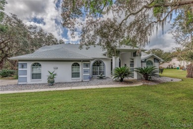 Welcome to your retreat in the heart of Citrus County! This on Twisted Oaks Golf Club in Florida - for sale on GolfHomes.com, golf home, golf lot