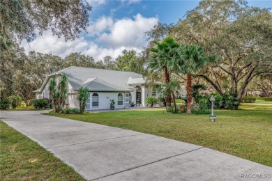 Welcome to your retreat in the heart of Citrus County! This on Twisted Oaks Golf Club in Florida - for sale on GolfHomes.com, golf home, golf lot