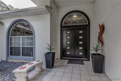 Welcome to your retreat in the heart of Citrus County! This on Twisted Oaks Golf Club in Florida - for sale on GolfHomes.com, golf home, golf lot
