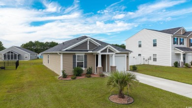Move-in ready 3 bedroom 2 bath home in Shaftesbury Oaks, Conway on Shaftesbury Glen Golf and Fish Club in South Carolina - for sale on GolfHomes.com, golf home, golf lot