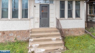 This charming 2-bedroom, 1-bath home is all about easy living on Hibbing Municipal Golf Course in Minnesota - for sale on GolfHomes.com, golf home, golf lot