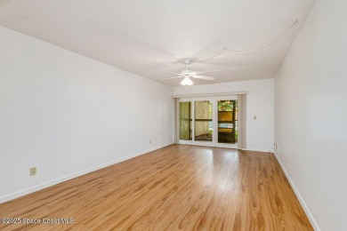 Welcome to this beautifully updated ground floor condo in the on Mallards Landing Golf Course in Florida - for sale on GolfHomes.com, golf home, golf lot