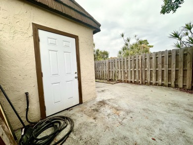 Stunning 2 stories Townhome on the heart of West Palm Beach on Trump International Golf Club West Palm Beach in Florida - for sale on GolfHomes.com, golf home, golf lot