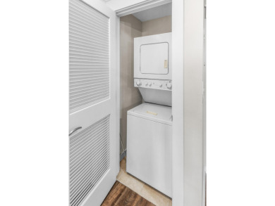 This immaculate condo is move-in ready and offers beautiful on Sandestin Golf and Beach Resort - Raven in Florida - for sale on GolfHomes.com, golf home, golf lot