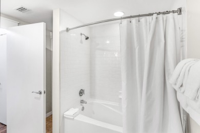 This immaculate condo is move-in ready and offers beautiful on Sandestin Golf and Beach Resort - Raven in Florida - for sale on GolfHomes.com, golf home, golf lot