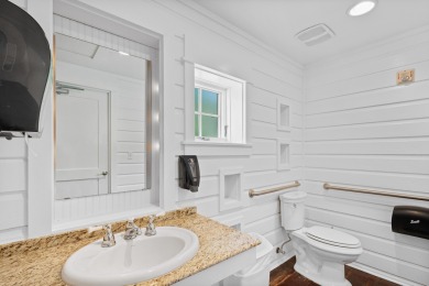This immaculate condo is move-in ready and offers beautiful on Sandestin Golf and Beach Resort - Raven in Florida - for sale on GolfHomes.com, golf home, golf lot