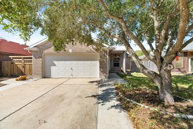 Discover coastal comfort at 130 Whistler's Cove! This delightful on Rockport Country Club in Texas - for sale on GolfHomes.com, golf home, golf lot