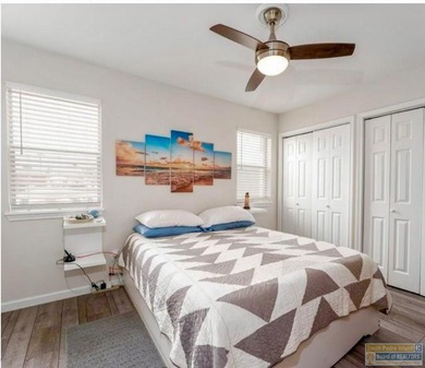 Charming golf-course retreat offering peaceful views and relaxed on Long Island Golf Course in Texas - for sale on GolfHomes.com, golf home, golf lot