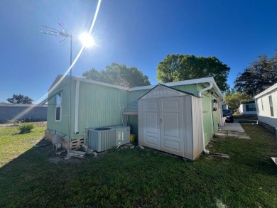 Hidden Golf Club lot 860 2 bedroom 1.5 bath 784 Sq FT listed for on Lake Henry Golf Club in Florida - for sale on GolfHomes.com, golf home, golf lot