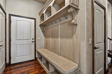 An inviting and warm home situated along one of the neighborhood on Rivercut Golf Course in Missouri - for sale on GolfHomes.com, golf home, golf lot