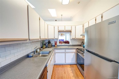 Welcome to this beautifully maintained 2-bedroom, 2-bath on Birchwood at Spring Lake in New York - for sale on GolfHomes.com, golf home, golf lot