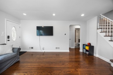 Beautifully Updated Single Family Home directly on the border of on Edgebrook Golf Course in Illinois - for sale on GolfHomes.com, golf home, golf lot