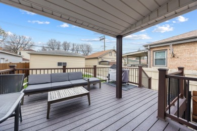 Beautifully Updated Single Family Home directly on the border of on Edgebrook Golf Course in Illinois - for sale on GolfHomes.com, golf home, golf lot