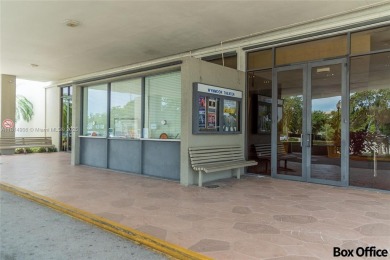 1 BEDROOM,1.1/5 BATHROOM,TILE FLOOR THROUGH OUT, NEW A/C on Wynmoor Golf Course in Florida - for sale on GolfHomes.com, golf home, golf lot