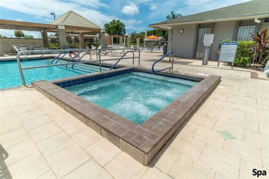 1 BEDROOM,1.1/5 BATHROOM,TILE FLOOR THROUGH OUT, NEW A/C on Wynmoor Golf Course in Florida - for sale on GolfHomes.com, golf home, golf lot