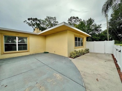 Check out this charming home located in the Historic District of on Babe Zaharias Golf Course in Florida - for sale on GolfHomes.com, golf home, golf lot