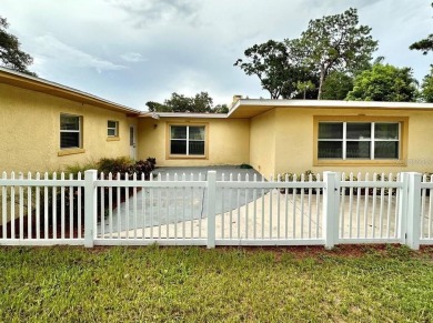 Check out this charming home located in the Historic District of on Babe Zaharias Golf Course in Florida - for sale on GolfHomes.com, golf home, golf lot