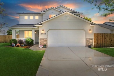 Looks brand new! Brand new roof, brand new flooring (carpet & on Ridgecrest Golf Course in Idaho - for sale on GolfHomes.com, golf home, golf lot