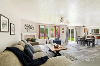 Looks brand new! Brand new roof, brand new flooring (carpet & on Ridgecrest Golf Course in Idaho - for sale on GolfHomes.com, golf home, golf lot