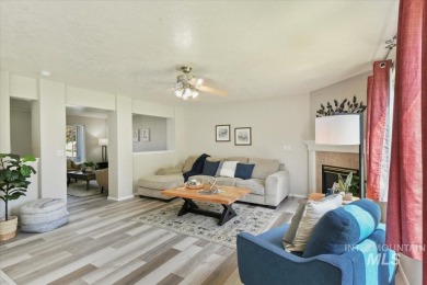 Looks brand new! Brand new roof, brand new flooring (carpet & on Ridgecrest Golf Course in Idaho - for sale on GolfHomes.com, golf home, golf lot