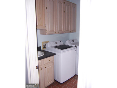 Need some room this is it !!! 5 Bdrm 3 Bth all Brick home. Huge on Landings Golf Club in Georgia - for sale on GolfHomes.com, golf home, golf lot