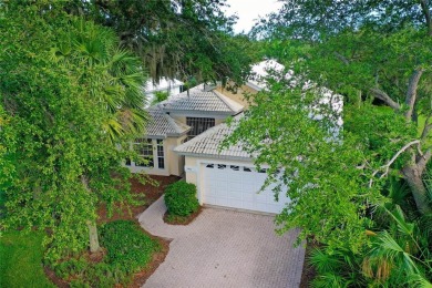 Welcome to this spacious and beautifully maintained 2 bedroom, 2 on University Park Country Club in Florida - for sale on GolfHomes.com, golf home, golf lot