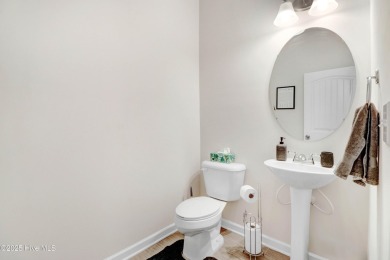 Welcome to this beautiful 3-bedroom , 2.5 bathroom home at Lane on Lane Tree Golf Course in North Carolina - for sale on GolfHomes.com, golf home, golf lot