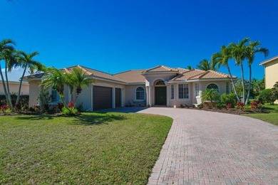 Lowest priced home in the Estates! 4 possible 5 bedroom split on Hammock Creek Golf Club in Florida - for sale on GolfHomes.com, golf home, golf lot