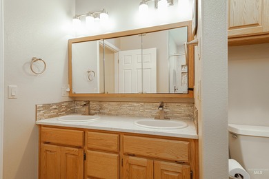 BEAUTIFUL, UPDATED, 1,848 sf CONDO on the Lewiston Golf and on Lewiston Golf and Country Club in Idaho - for sale on GolfHomes.com, golf home, golf lot