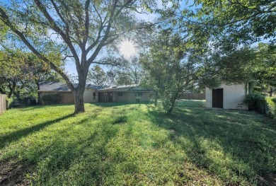 WELCOME HOME! 2 Bedroom + 2 Baths of turn-key modern living with on Pecan Plantation Country Club in Texas - for sale on GolfHomes.com, golf home, golf lot