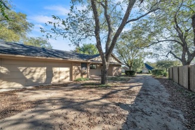 WELCOME HOME! 2 Bedroom + 2 Baths of turn-key modern living with on Pecan Plantation Country Club in Texas - for sale on GolfHomes.com, golf home, golf lot