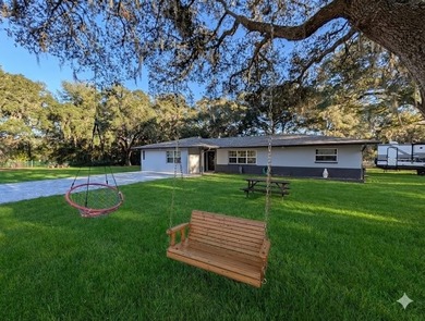 Charming & Truly Unique Single-Family Corner Home in Dunnellon!
 on Rainbows End Golf Club in Florida - for sale on GolfHomes.com, golf home, golf lot