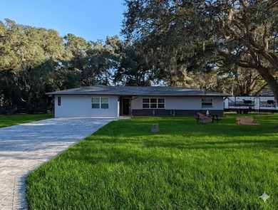 Charming & Truly Unique Single-Family Corner Home in Dunnellon!
 on Rainbows End Golf Club in Florida - for sale on GolfHomes.com, golf home, golf lot