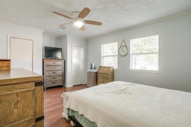 *Seller offering $5000 towards closing costs or HOA transfer on De Cordova Bend Country Club in Texas - for sale on GolfHomes.com, golf home, golf lot