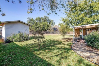 *Seller offering $5000 towards closing costs or HOA transfer on De Cordova Bend Country Club in Texas - for sale on GolfHomes.com, golf home, golf lot