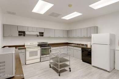 First Floor Condo! 55+ FLORIDA LIVING AT ITS BEST! Spectacular on Mallards Landing Golf Course in Florida - for sale on GolfHomes.com, golf home, golf lot