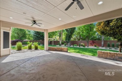Beautifully maintained single-level home with versatile upstairs on Lakeview Golf Club in Idaho - for sale on GolfHomes.com, golf home, golf lot