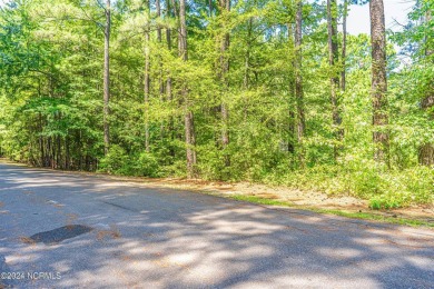 Welcome to the Woodlake Country Club. 125 Applewood Lane offers on Woodlake Country Club in North Carolina - for sale on GolfHomes.com, golf home, golf lot