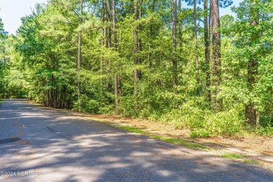 Welcome to the Woodlake Country Club. 125 Applewood Lane offers on Woodlake Country Club in North Carolina - for sale on GolfHomes.com, golf home, golf lot