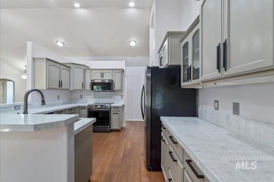 Beautifully maintained single-level home with versatile upstairs on Lakeview Golf Club in Idaho - for sale on GolfHomes.com, golf home, golf lot