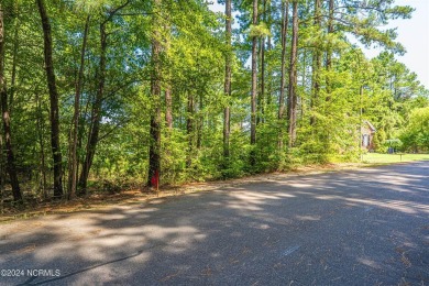 Welcome to the Woodlake Country Club. 125 Applewood Lane offers on Woodlake Country Club in North Carolina - for sale on GolfHomes.com, golf home, golf lot