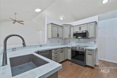 Beautifully maintained single-level home with versatile upstairs on Lakeview Golf Club in Idaho - for sale on GolfHomes.com, golf home, golf lot