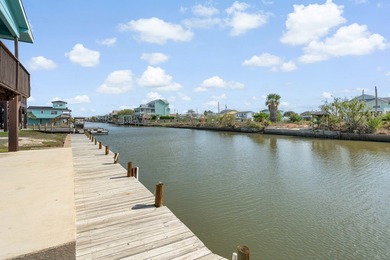 Charming Island-Style 2/2 home in Holiday Beach! This on Lamar Golf Course in Texas - for sale on GolfHomes.com, golf home, golf lot