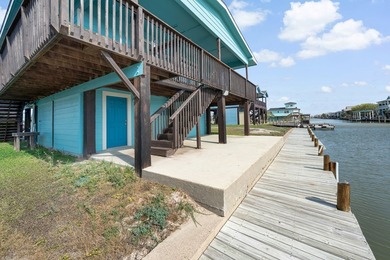 Charming Island-Style 2/2 home in Holiday Beach! This on Lamar Golf Course in Texas - for sale on GolfHomes.com, golf home, golf lot