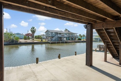 Charming Island-Style 2/2 home in Holiday Beach! This on Lamar Golf Course in Texas - for sale on GolfHomes.com, golf home, golf lot