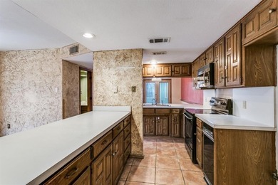 This 3-bedroom, 2.5-bath home with a 2-car garage offers great on Trophy Club of Dallas in Texas - for sale on GolfHomes.com, golf home, golf lot